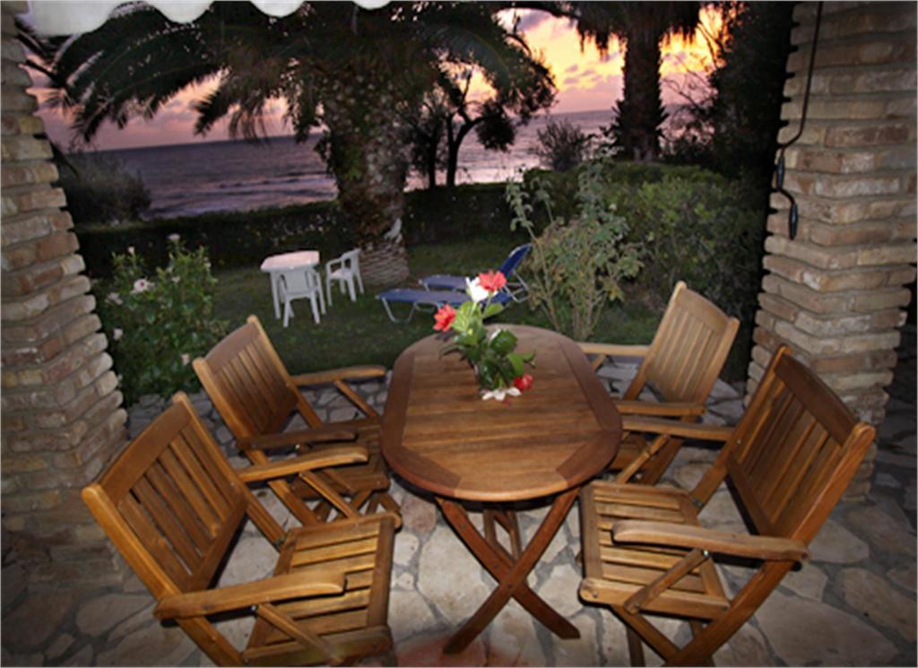 Corfu Glyfada Menigos Beach Apartments Eksteriør bilde