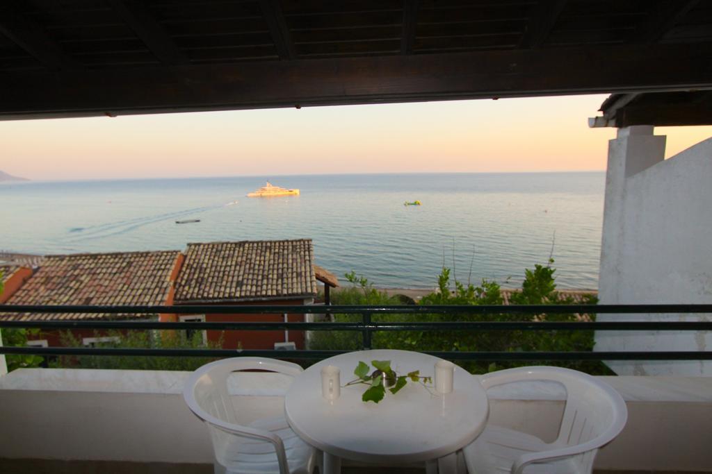 Corfu Glyfada Menigos Beach Apartments Eksteriør bilde