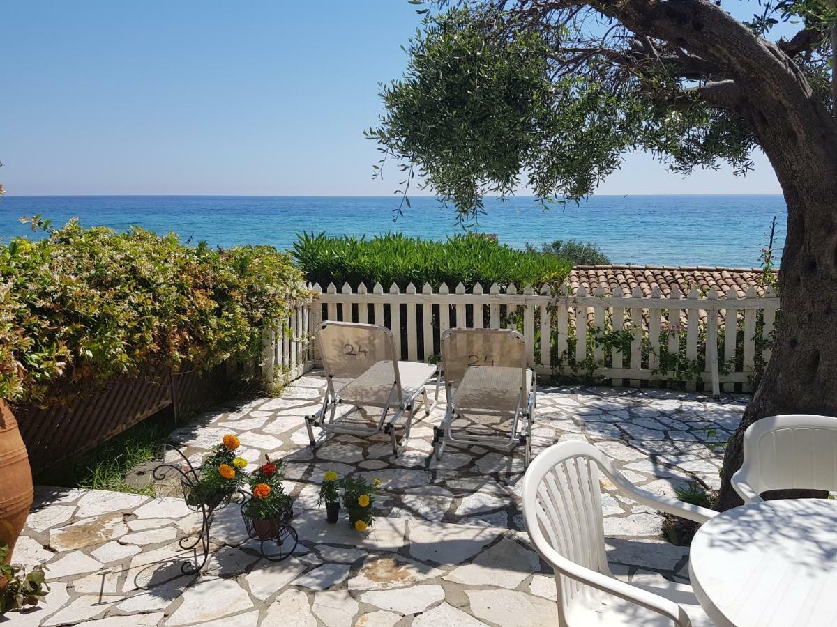 Corfu Glyfada Menigos Beach Apartments Eksteriør bilde